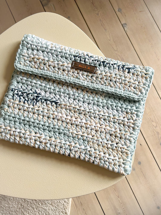 Clutch // MADE-TO-ORDER